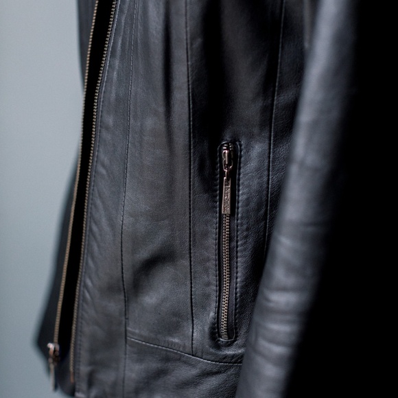 Black Leather Cropped Moto Jacket - Women's Size Small - Kenneth Cole Reaction - Picture 10 of 11